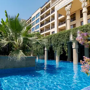 Argisht-Partez-Hotel-All-Inclusive-Beach-Bar-Rebls-Golden-Sands-Exterior