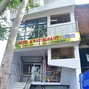 Golden-Hotel-And-Restaurant-Chauri-Chaura-Exterior