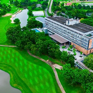 Tinidee-Hotel-Bangkok-Golf-Club-Pathum-Thani-Exterior