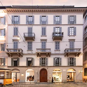 Domya-Manzoni-25-Milan-Exterior