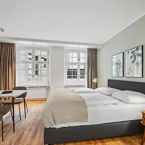 Limehome-Basel-Muenzgasse-Room