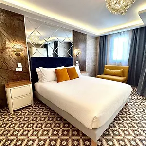 Balcony-Studios-Saint-Julians-Room