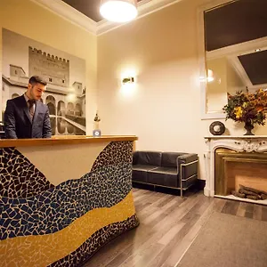 Alhambra Suites Interior photo