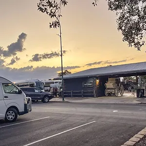 The-Staging-Post-Motel-Longreach-Exterior
