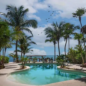 Mantaray-Tulum-Hotel-Corridors