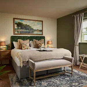 The Trout At Tadpole Bridge Room photo