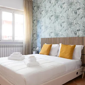 Caput-Mundi-Rooms-100Mt-To-Metro-A-Terrace-A-C-15-Min-To-Center-Rome-Room