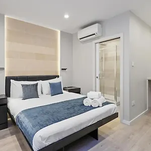 95-Studios-London-Room