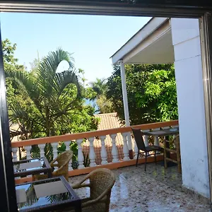 Lakeshore Bed And Breakfast Exterior photo