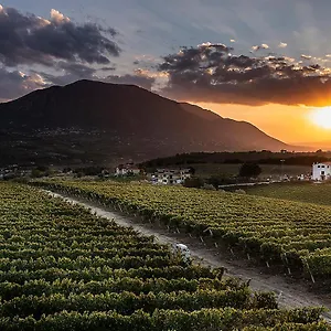 Giardino-Delle-Oche-Ocone-Taburno-Wine-County-Bed-Breakfast-Ponte-Exterior