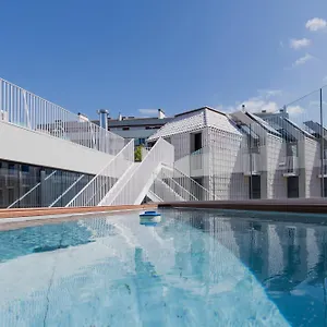 Studentville-Central-Lisbon-Exterior