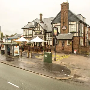 Fairway-Inn-Manchester-Exterior