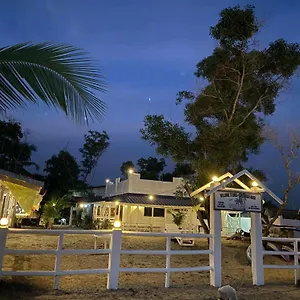 Saka-Saka-Beach-House-Sipalay-Exterior