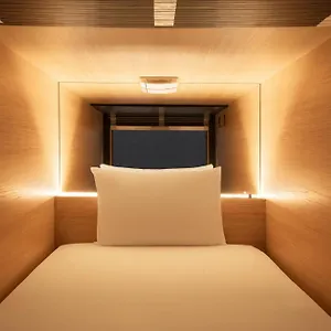 Zedwell-Capsule-Hotel-Piccadilly-Circus-London-Beds