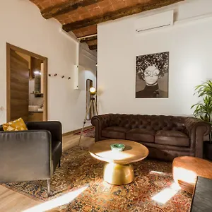 Magalhaes-Trad-Flat-In-Poble-Sec-Near-Ramblas-Barcelona-Room