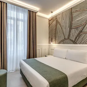 Relais-Marco-Polo-Hotel-Rome-Beds