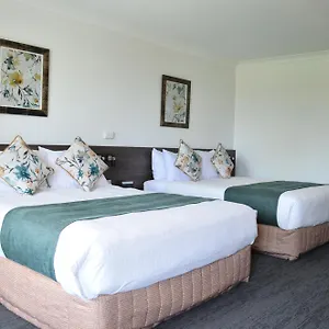 Bathurst Motor Inn Beds photo