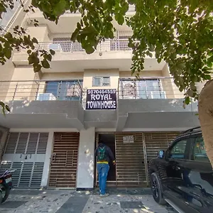 Royal-Townhouse-Hotel-New-Delhi-Exterior