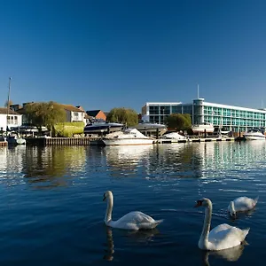 CaptainS-Club-Hotel-Spa-Christchurch-Nearby