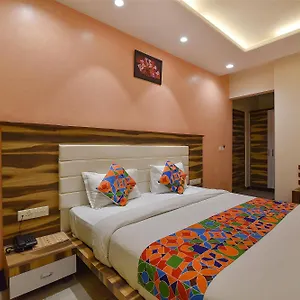 Fabhotel-The-Wind-Palace-Jaipur-Room