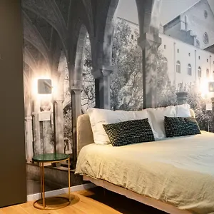 Nilo-Relais-A-San-Domenico-Maggiore-Naples-Beds