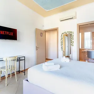 Gregorio-VII-Deliziosa-Sistemazione-A-Due-Passi-Da-San-Pietro-Rome-Room