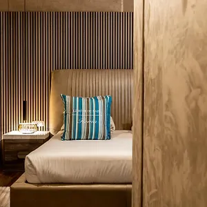 Le-Reve-De-Naim-Firenze-Hotel-Room