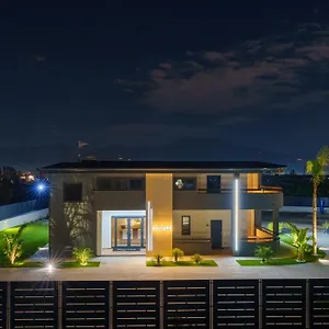 Heaven-Room-Striano-Amenities