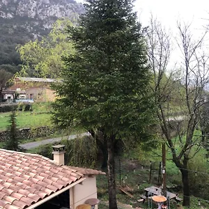 Auberge-De-La-Vallee-Saint-Jean-de-Bueges-Exterior