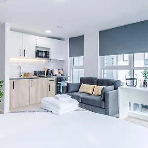 City-Studios-Preston-Room