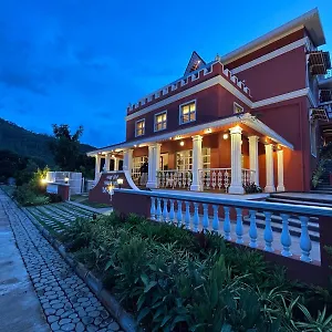 Summer-House-Nandi-Foothills-Exterior