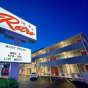The-Retro-Hotel-Branson-Exterior