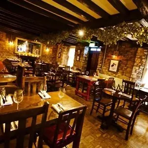 Woodstock-Arms-Hotel-Restaurant