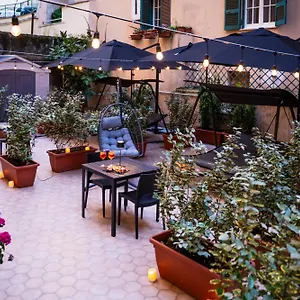 Salvator-Rosa-Rooms-Di-Fronte-Alla-Metro-Terrazza-Self-Check-In-Naples-Amenities