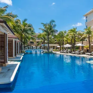 Henann-Garden-Resort-Balabag-Exterior