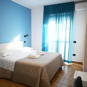 Oro-Blu-Hotel-Bagnara-Calabra-Room