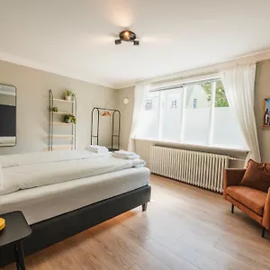 Reykjavik-Rainbow-Guesthouse-Room