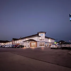 Days-Inn-By-Wyndham-Mitchell-Sd-Exterior