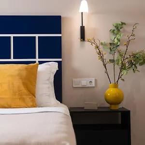 Living-Yard-Thissio-Athens-Beds