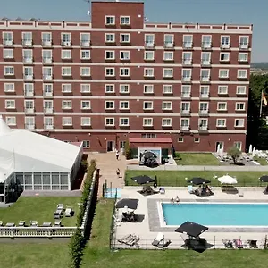 Arva-Santiago-Leon-Hotel-Exterior