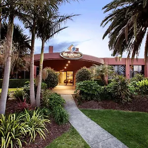 Nightcap-At-Seaford-Hotel-Exterior