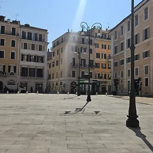 Boutique-Suites-Della-Croce-Rome-Exterior