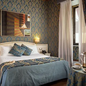 Residenza Canova Tadolini - Guesthouse Room photo