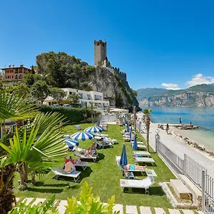 Hotel-Castello-Lake-Front-Malcesine-Exterior