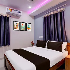 Super-Townhouse-Nanak-Ram-Guda-Near-Waverock-Sez-Hyderabad-Room