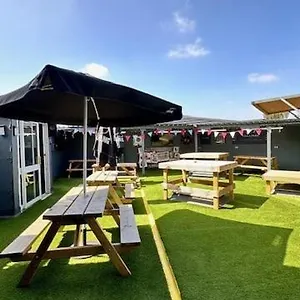 Shanahans-B-B-With-Sports-Bar-Birmingham-Amenities