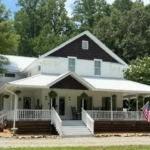 Misty-Mountain-Lodge-Blairsville-Exterior