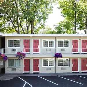 Campus-Inn-Suites-Eugene-Downtown-Exterior