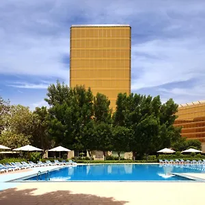 Radisson-Blu-Hotel-Doha-Exterior