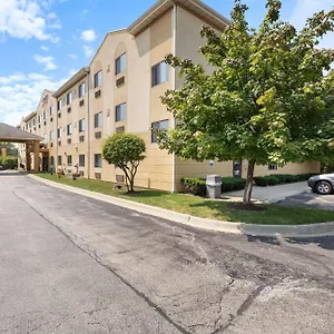 Comfort-Suites-Lombard-Addison-Exterior